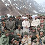 पिथौरागढ़ में जवानों से JP नड्डा ने की मुलकात, सेना का किया धन्यवाद
