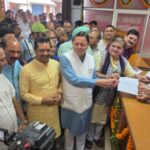 तो फिर महेंद्र भट्ट ही बनेंगे प्रदेश अध्यक्ष !, CM की मौजूदगी में किया नामांकन