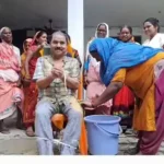 भाजपा नेता को बांधकर कीचड़ से नहलाया, जानिए महिलाओं ने ऐसा क्यों किया ?