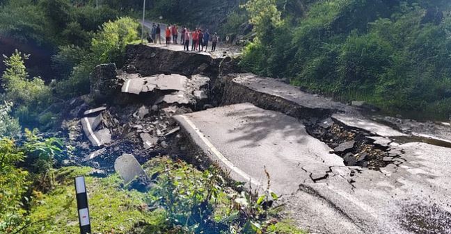 YAMUNOTRI HIGHWAY CLOSED