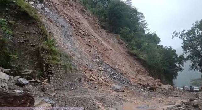 बद्रीनाथ हाईवे बाधित