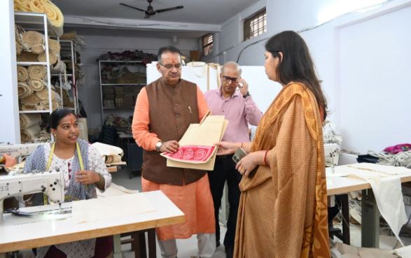 भीमल से उत्पाद