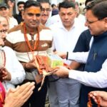 कैलाश मानसरोवर यात्रा का हुआ शुभारंभ, पहले दल को सीएम ने हरी झंडी दिखाकर किया रवाना