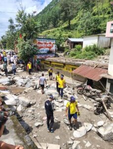 Chamoli Cloudburst : थराली में युद्धस्तर पर रेस्क्यू जारी, 11 घायल और एक शव बरामद