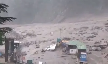 आर्मी कैंप के पास तबाही