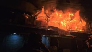 नैनीताल में ओल्ड लंदन हाउस में लगी भीषण आग, झुलसने से इतिहासकार की बहन की मौत