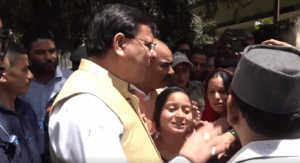 Dharali – आपदा प्रभावित बहनों से मिले सीएम धामी
