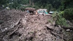 चमोली के नंदानगर में बादल फटने से तबाही, 10 लोग लापता, चारों ओर मलबा ही मलबा