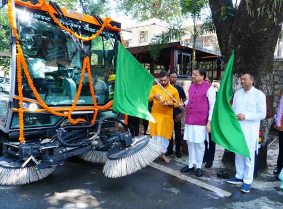 वैक्यूम बेस्ड रोड स्वीपिंग मशीन