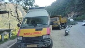 Uttarakhand: एंबुलेंस बनी प्रसव कक्ष, रास्ते में ही जन्मा बच्चा , स्वास्थ्य व्यवस्था पर उठे सवाल