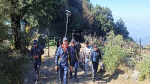 Nainital: नैनीताल में चीना पीक पर घूमने गया इंटर छात्र लापता, पुलिस–एसडीआरएफ की खोज जारी