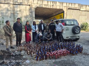 Uttarakhand: अवैध शराब तस्करी पर बड़ी कार्रवाई: ऋषिकेश में दो वाहन व 25 पेटी अंग्रेजी शराब जब्त