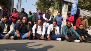 Uttarakhand: हरिद्वार जिला अस्पताल मोर्चरी में लापरवाही: रातभर रखे शव को चूहों ने कुतरा, परिजनों का हंगामा