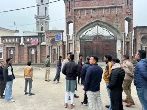 Udham Singh nagar: रूद्रपुर में ध्वनि प्रदूषण पर सख्ती, तय मानकों से अधिक आवाज वाले लाउडस्पीकर उतरवाए गए