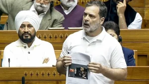 राहुल गांधी की टिप्पणी पर लोकसभा में हंगामा, पूर्व सेना प्रमुख नरवणे की किताब चर्चा में