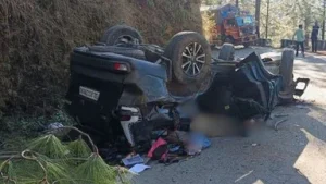 Uttarakhand: अल्मोड़ा में दर्दनाक हादसा: दिल्ली से आए बुजुर्ग दंपति की मौत, बेटा गंभीर घायल