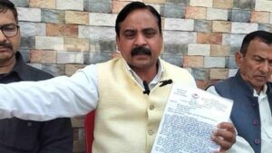 Uttarakhand: सीएम से मिलने से रोके जाने पर भड़के पूर्व विधायक भीम लाल आर्य, सरकार पर लगाए गंभीर आरोप