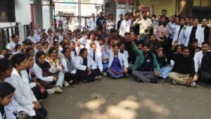 Uttarakhand: ऋषिकुल आयुर्वेदिक कॉलेज के छात्र की गंगा में कूदकर आत्महत्या, परीक्षा व परिणाम में देरी से तनाव का आरोप