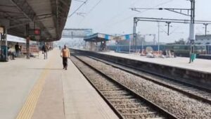 Uttarakhand: डासनी में रेलवे ट्रैक मरम्मत से देहरादून रूट की 11 ट्रेनें प्रभावित, यात्रियों को झेलनी पड़ी परेशानी