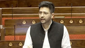 Delhi: AAP में बढ़ा घमासान: उपनेता पद से हटाए जाने पर राघव चड्ढा का पलटवार, आरोपों को बताया ‘स्क्रिप्टेड कैंपेन’