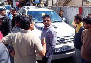Nainital: नैनीताल में विधायक पुत्र पर कार्रवाई: हूटर बजाने और रौब झाड़ने पर वाहन सीज