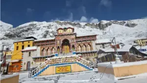 Uttarakhand: उत्तराखंड में बदला मौसम, बदरीनाथ धाम में बर्फबारी; कई जिलों में आंधी-बारिश का अलर्ट