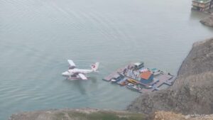 Uttarakhand: टिहरी झील में पहली बार सफलतापूर्वक उतरा सी-प्लेन, पर्यटन को मिलेगी नई उड़ान