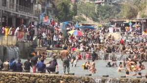 Uttarakhand: दिल्ली से राहत की तलाश में देहरादून पहुंचे लोग, पहाड़ों में भी गर्मी ने बढ़ाई परेशानी