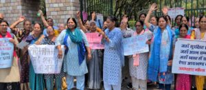 Uttarakhand: चम्पावत प्रकरण को लेकर देहरादून में प्रदर्शन, बीजेपी पर लीपापोती के आरोप