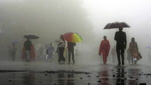 Uttarakhand: उत्तराखंड में मौसम का मिजाज बिगड़ा, बारिश-ओलावृष्टि से ठंड बढ़ी; कई जिलों में ऑरेंज अलर्ट जारी
