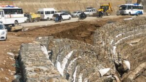 Uttarakhand: केदारनाथ हाईवे पर धंसी सुरक्षा दीवारें, निर्माण गुणवत्ता पर उठे सवाल