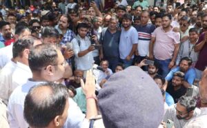 Uttarakhand: कर्णप्रयाग में स्थानीय लोगों और सिख श्रद्धालुओं के बीच हिंसक झड़प, धारदार हथियार चलने से कई घायल