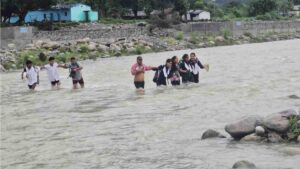 Nainital: कोसी नदी के कटाव से 33 साल से दहशत में चुकुम गांव, विस्थापन की मांग अब तक अधूरी