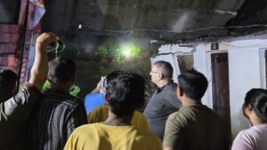 Uttarakhand: देहरादून में बारिश का कहर: खाला बस्ती में दीवार ढही, कई मकान क्षतिग्रस्त, लोगों में दहशत