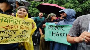 Uttarakhand: ऋषिकेश हाईवे चौड़ीकरण के लिए पेड़ों की कटाई का विरोध तेज, ‘काला हरेला’ मनाकर जताया विरोध