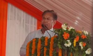 Uttarakhand: सीएम धामी की तारीफ के बाद कांग्रेस विधायक लखपत बुटोला ने बदले सुर, बोले- विकास की बात करना राजनीति नहीं