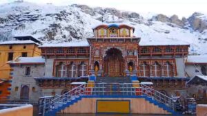 Uttarakhand: बदरीनाथ धाम में चढ़ावे में गड़बड़ी का मामला: कर्मचारी के खिलाफ एफआईआर, जांच हुई तेज