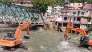 Uttarakhand: यमुनोत्री हाईवे पर राहत: स्यानाचट्टी में बैली ब्रिज तैयार, आज से वाहनों की आवाजाही की उम्मीद
