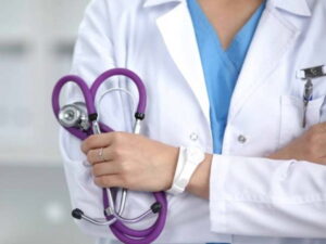 Uttarakhand: दून मेडिकल कॉलेज में डॉक्टरों के ड्रेस कोड पर विवाद, आदेश को लेकर उठे सवाल