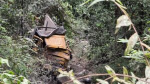 Uttarakhand: रामनगर-रानीखेत मार्ग पर दर्दनाक हादसा, डंपर खाई में गिरा; चालक की मौत