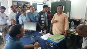 Uttarakhand: लाइनमैन की मौत पर ग्रामीणों का आक्रोश, 11 घंटे बिजलीघर में रखा शव; मुआवजे और नौकरी की मांग