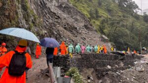 Uttarakhand: केदारनाथ यात्रा मार्ग पर दर्दनाक हादसा, गिरते पत्थर की चपेट में आई महिला तीर्थयात्री की मौत