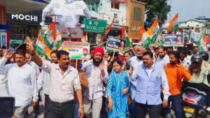 Uttarakhand: मतदाता सूची में कथित गड़बड़ी के विरोध में विपक्ष का ‘वोट बचाओ-देश बचाओ मार्च’, देहरादून में सरकार पर साधा निशाना