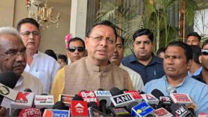 Uttarakhand: सीएम धामी ने नाना पाटेकर को दी श्रद्धांजलि, पंचायत प्रतिनिधियों से किया संवाद; गांवों के विकास पर जोर