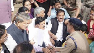 Uttarakhand: लोकभवन में प्रदर्शन करना कांग्रेस नेताओं को पड़ा भारी, गणेश गोदियाल, प्रीतम सिंह और हरक सिंह समेत 40 से अधिक पर मुकदमा